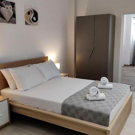 Neva Apartments By The Beach Makrýgialos Exterior foto